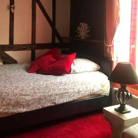 Tim's Secret Place Apartment