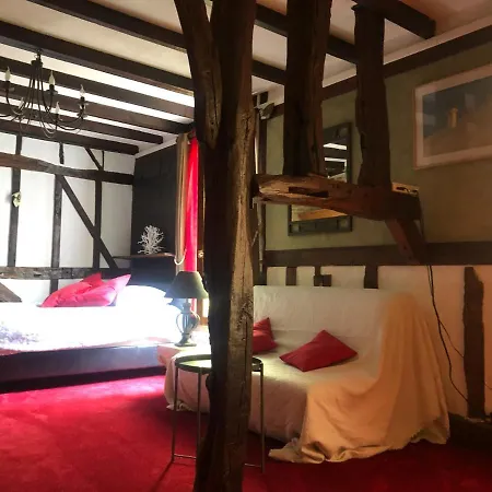 Tim's Secret Place Apartment